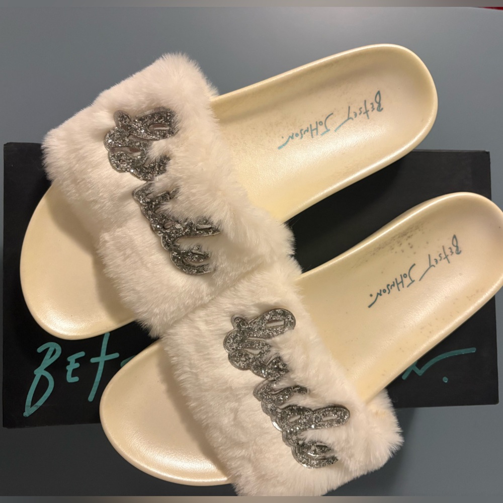 Betsey Johnson Bride Fur Slippers